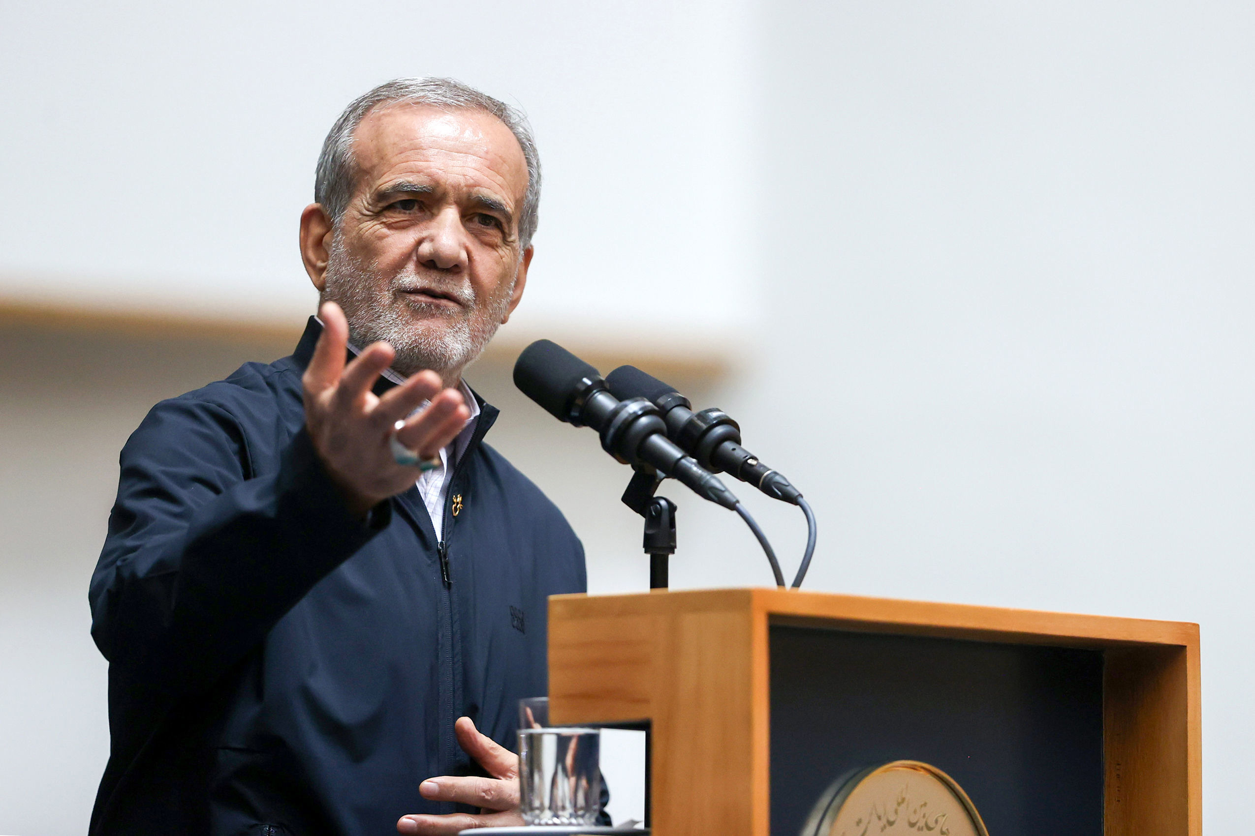 پزشکیان: ۴۵ مدال ایران در بازی‌های آسیایی، گواهی دیگر بر توانایی جوانان این سرزمین است