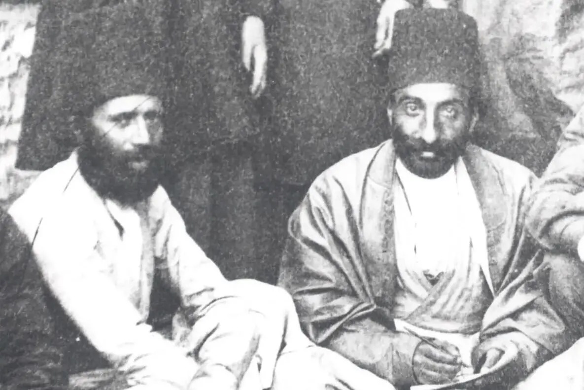 سفر در زمان؛ عکس یادگاری «نوکرها» در دوران ناصرالدین شاه