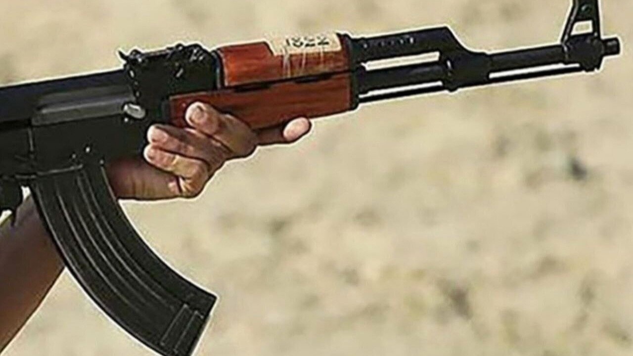 حملهٔ تروریستی به خودروی پلیس در نصرت‌آباد زاهدان