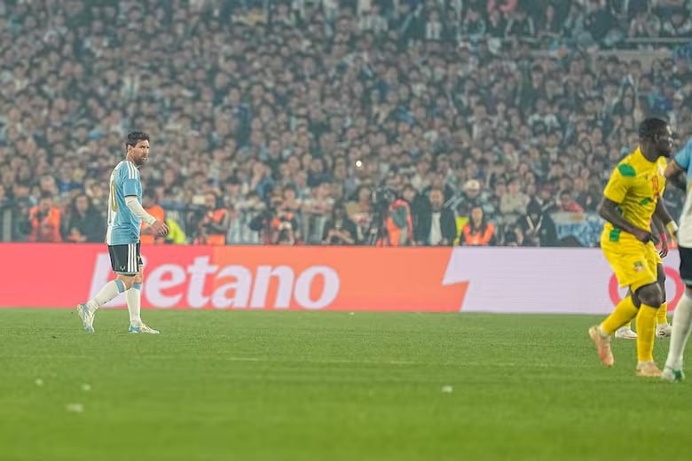آریا جوان