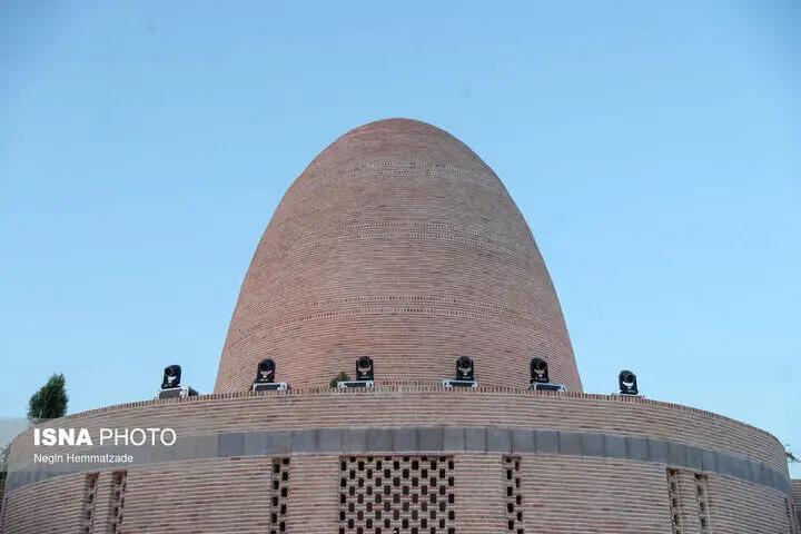 آریا جوان