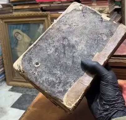 کتاب ۳۱۹ ساله نسخه دست‌نویس در دوران صفویه/ ویدئو