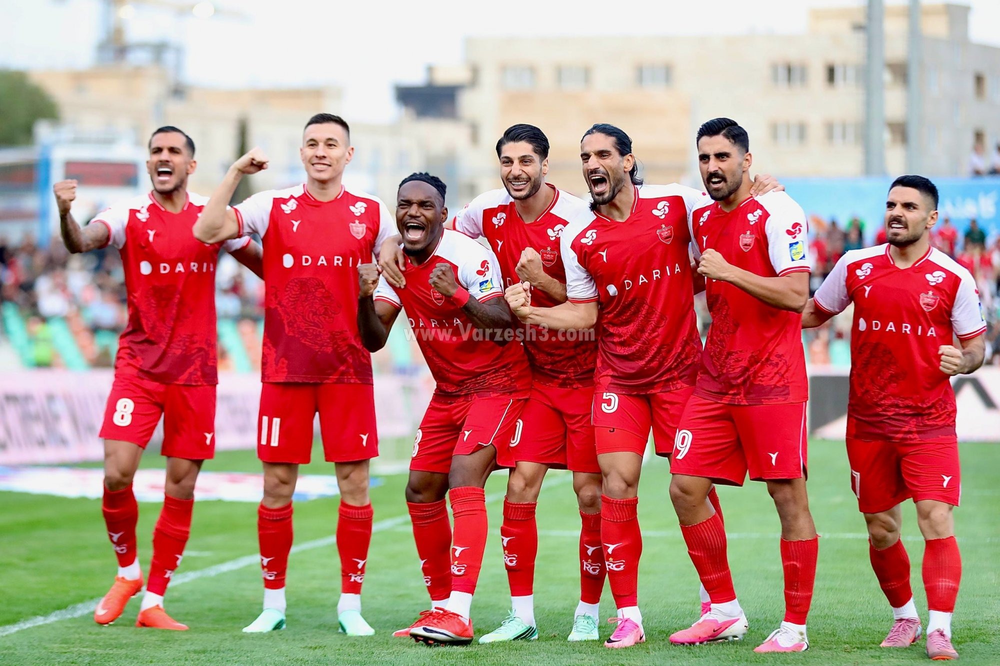 آریا جوان