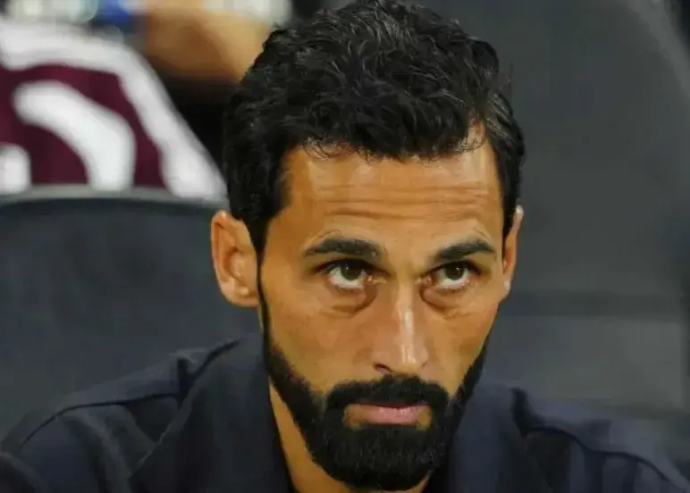 آریا جوان
