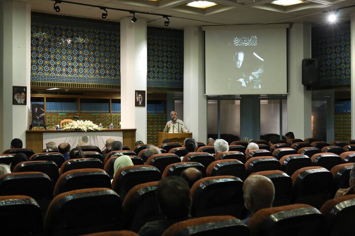 آریا جوان