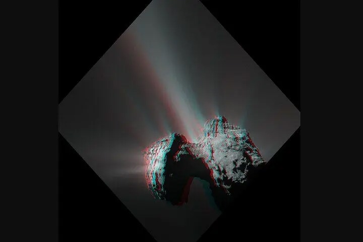 عکس روز ناسا از فوران‌های متعدد یک دنباله‌دار