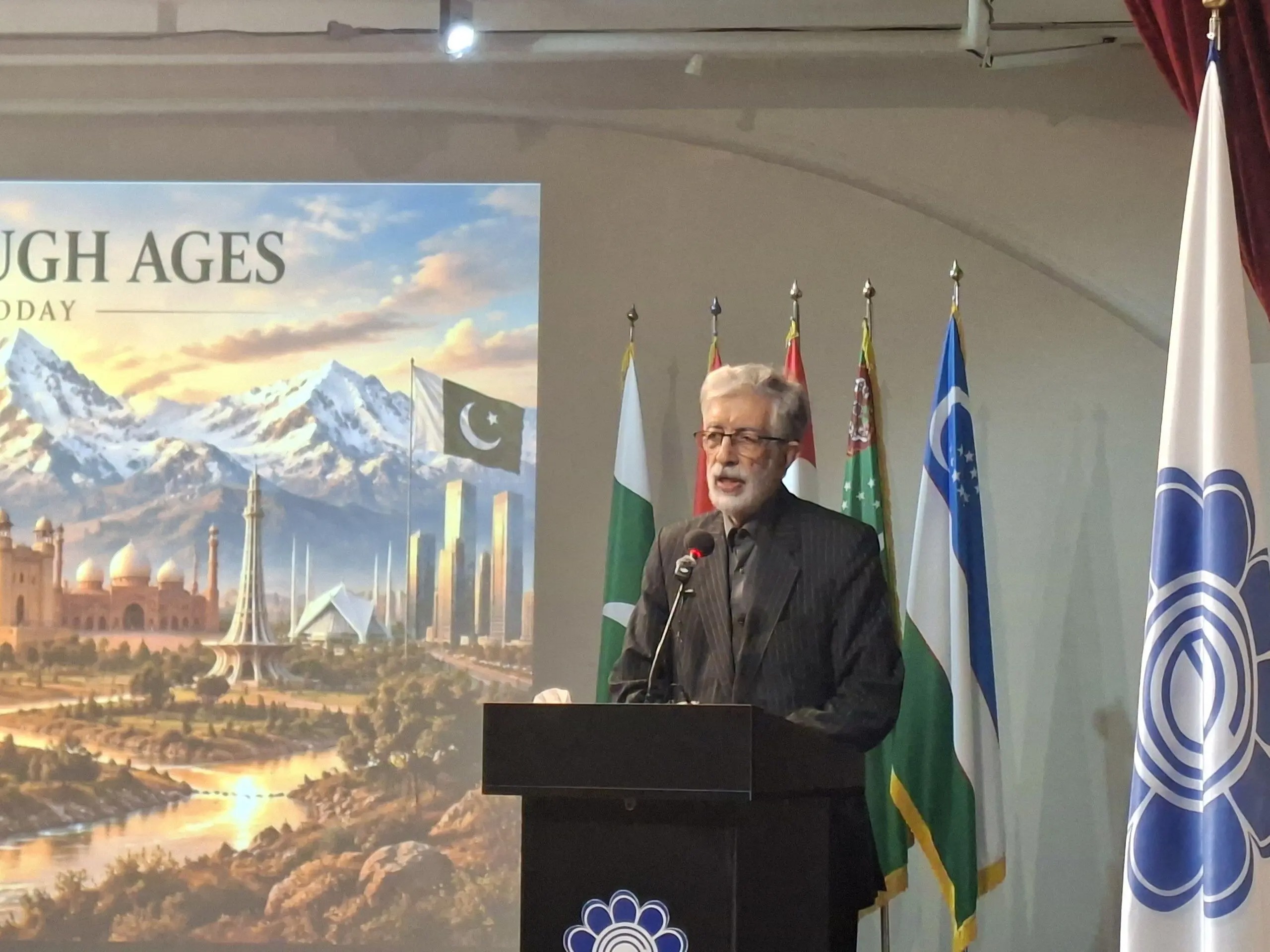 برگزاری نمایشگاه «پاکستان در گذر اعصار» / حدادعادل از نقش اسلام آباد در کاهش تنش های منطقه تقدیر کرد