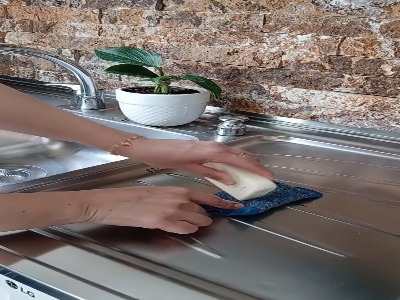 فقط با یه تکه صابون، سرشعله‌ها این‌جوری برق افتاد!