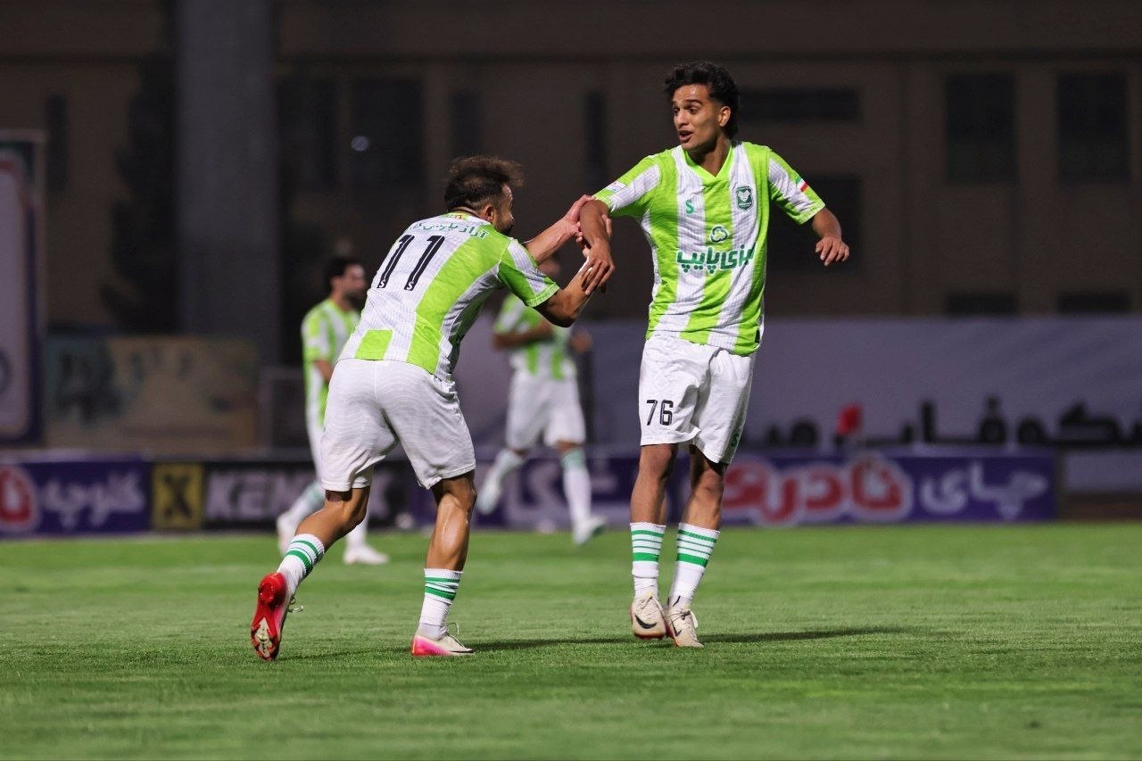 آریا جوان