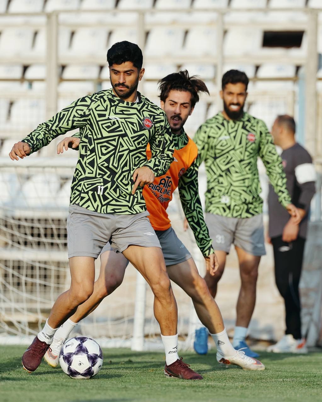 آریا جوان